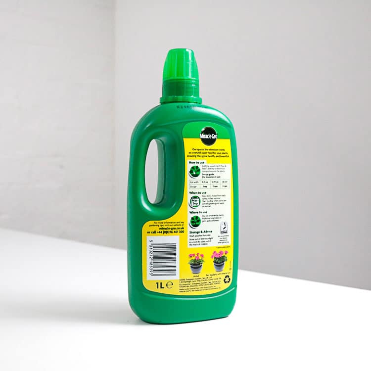 miracle gro pour feed 1L houseplant fertiliser miracle gro pour feed 1L houseplant fertiliser