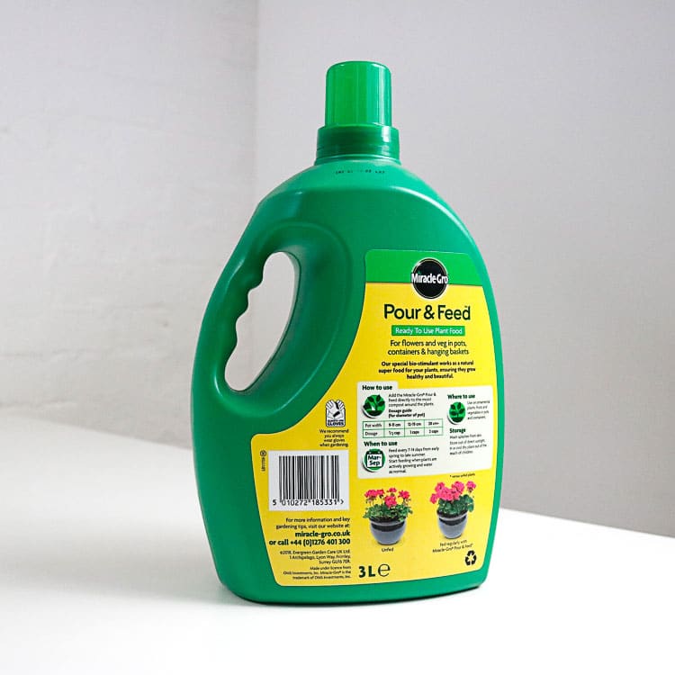 miracle-gro pour feed 3L back miracle gro pour